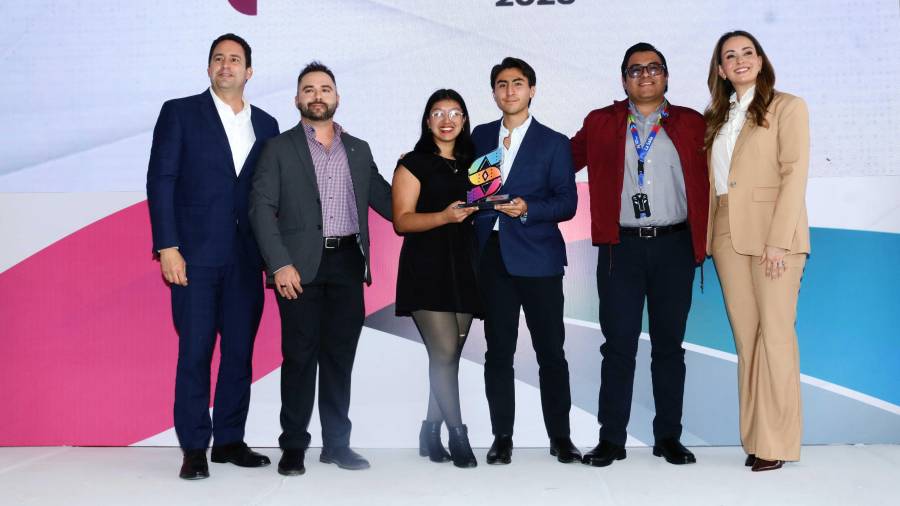 Autoridades municipales durante la entrega del Premio de la Inclusión y del Premio del Voluntariado 2025.