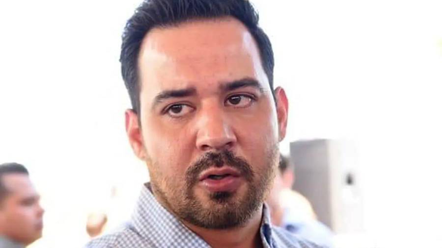 Pablo Fernández, hace un llamado a los comerciantes para que no arrojen la basura en lugares prohibidos.