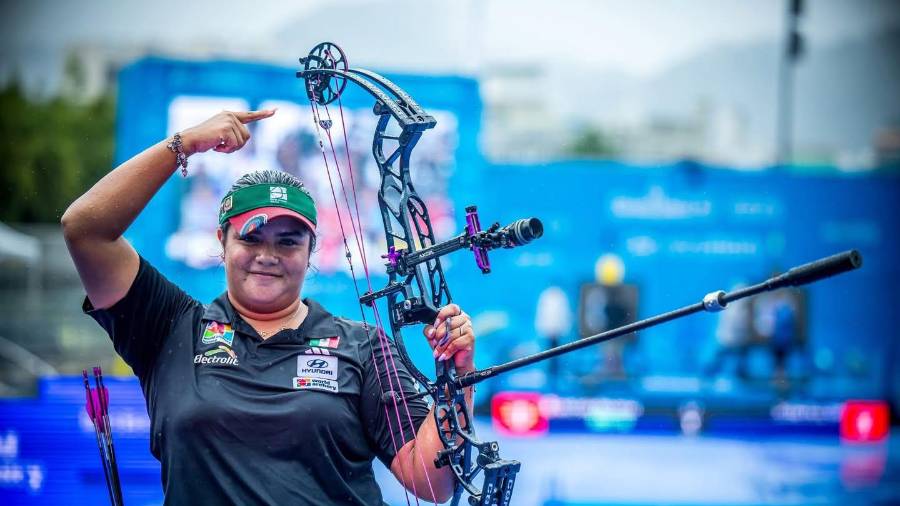 Andrea Maya Becerra conquistó el oro en Antalya 2026 tras vencer a Sara López en flecha de desempate.