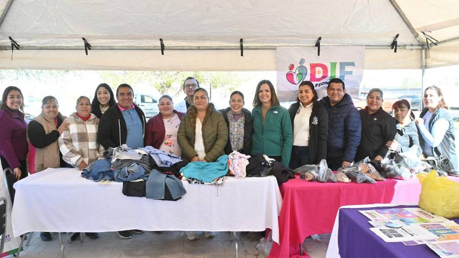 La alcaldesa Sara Irma Pérez Cantú dio el banderazo inicial a las Brigadas Municipales de Salud desde la Plaza Héroe de Nacozari.