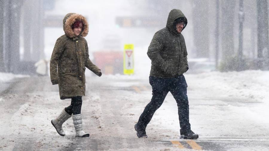 Una intensa irrupción del vórtice polar provocará una ola de frío extremo en Estados Unidos que afectará a más de 160 millones de personas. Además de nevadas y lluvias heladas, el fenómeno podría tener repercusiones directas en México.