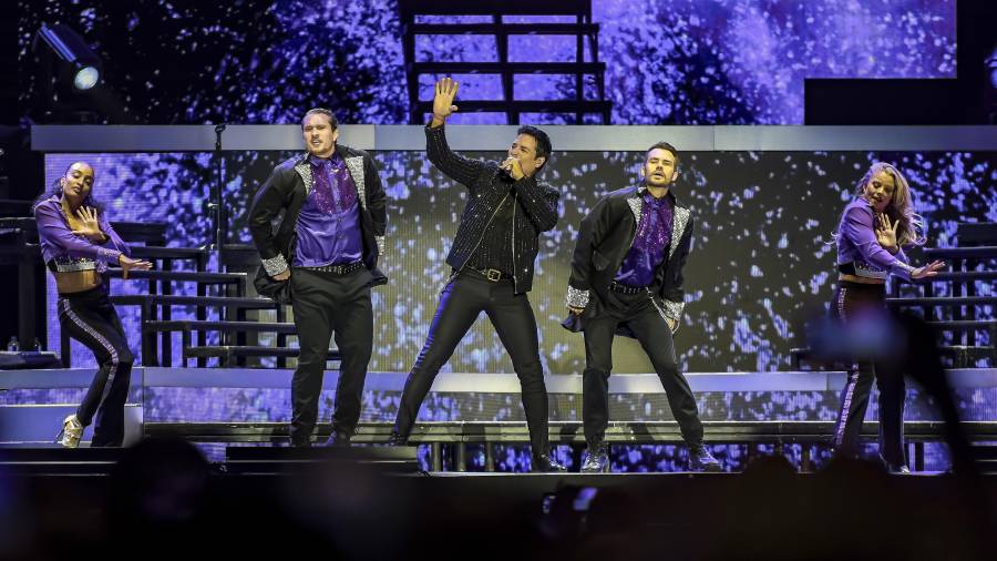 Chayanne reconquista el corazón de las mamás de Saltillo con una noche de ritmo y nostalgia