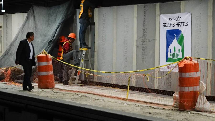 La Línea 2 del Metro de la Ciudad de México continúa operando con algunas restricciones debido a trabajos de remodelación.
