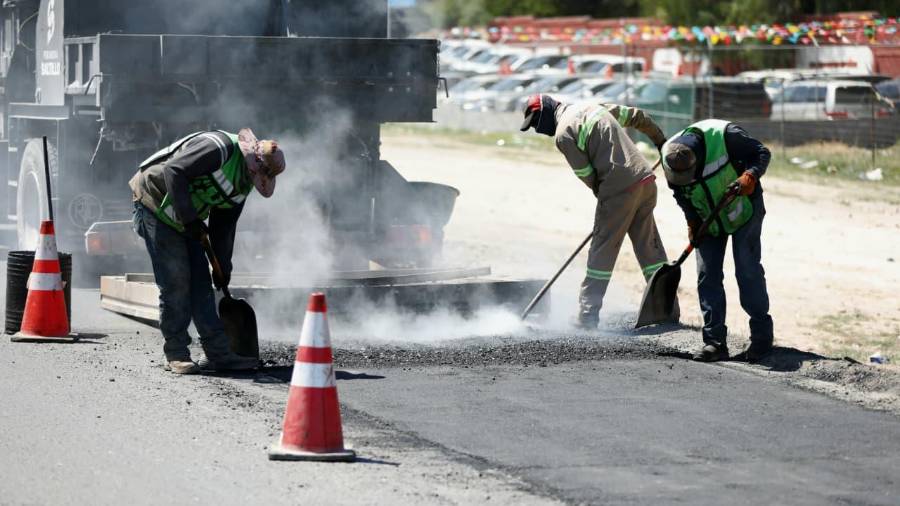 El alcalde de Saltillo, Javier Díaz, aseguró que los trabajos tienen como finalidad optimizar las condiciones de tránsito para todas las personas.