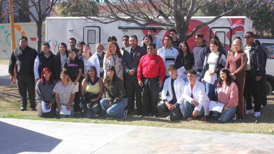 Un total de 57 alumnos se registraron voluntariamente para participar en la colecta de sangre coordinada por el Centro Estatal de Transfusión Sanguínea.