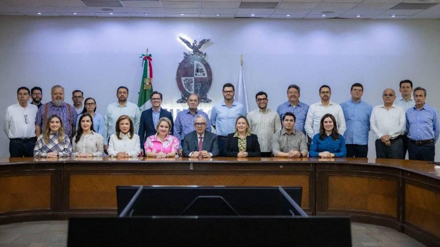 Desde ayer legisladores y gobernadores de Morena expresaron su rechazo a la decisión de Rocha de volver al cargo.