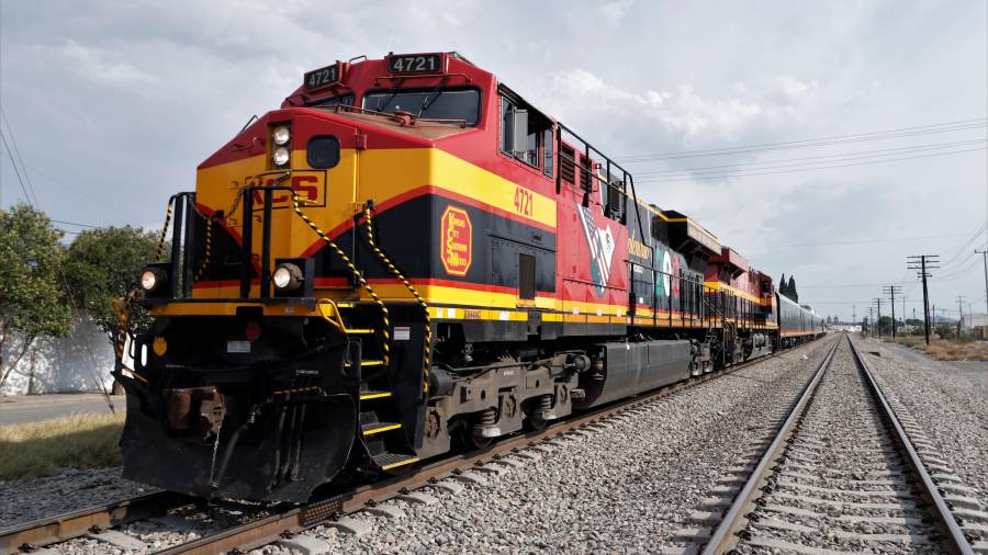 La Fiscalía General del Estado mantiene abierta la indagatoria tras el accidente ocurrido en un cruce ferroviario al norte de Saltillo.