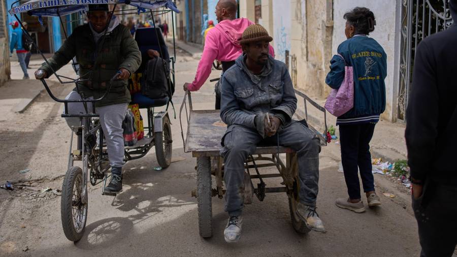 Informó que ante el empeoramiento de la crisis energética que vive el país, está proporcionando la ayuda para los cubanos que están en situación vulnerable