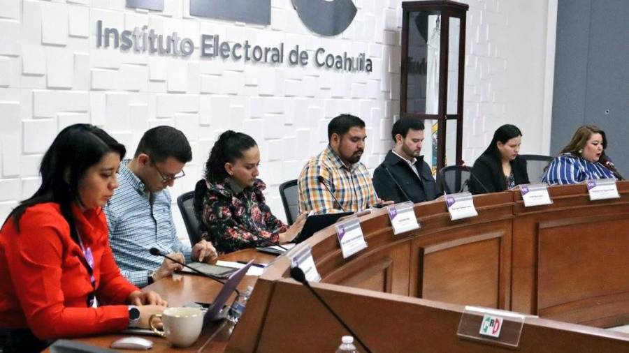 Actualmente, el IEC es presidido por un hombre, por lo que corresponde a una mujer el siguiente periodo.