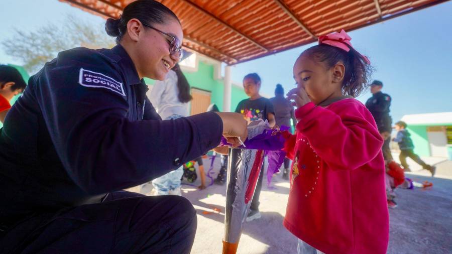 Durante la posada, los elementos policiales promovieron valores como respeto, unidad y protección.