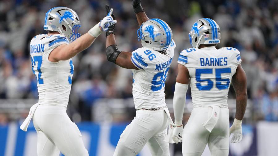 Al-Quadin Muhammad derribó a Dak Prescott en una de sus tres capturas de la noche.