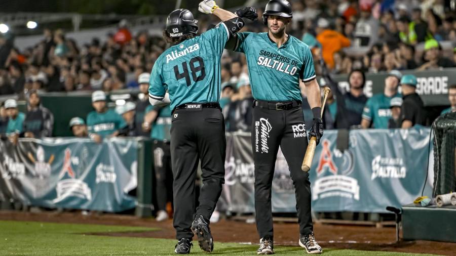 Saraperos inicia serie ante Rieleros en el Estadio Alberto Romo Chávez.