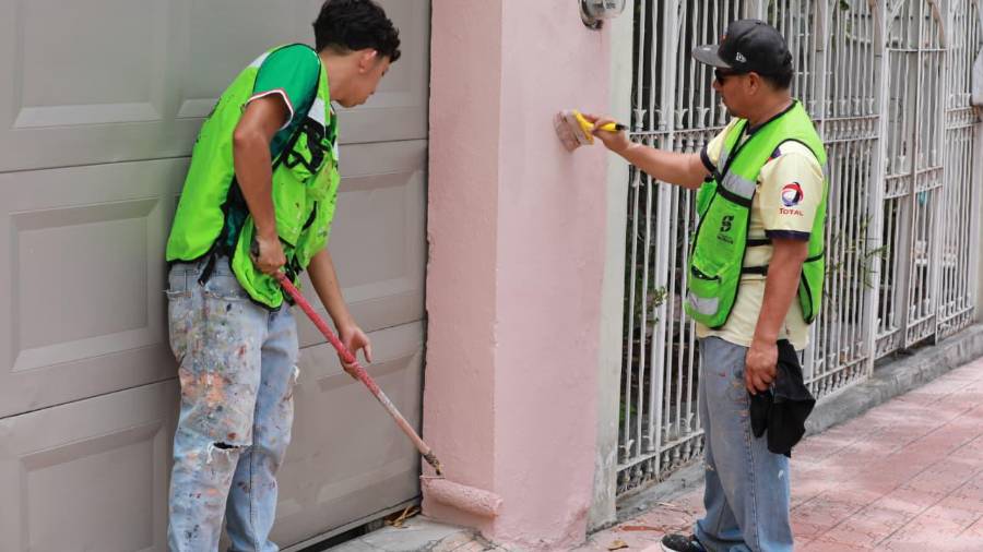 Avanza el Programa de Embellecimiento de Fachadas en calles del primer cuadro de Saltillo.