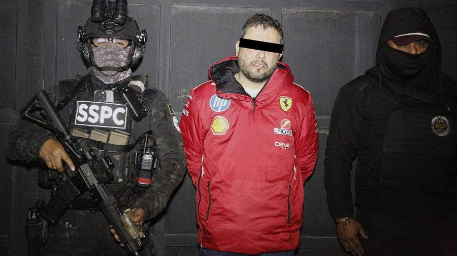 Un juez de control dictó prisión preventiva oficiosa al alcalde de Tequila, Jalisco, Diego Rivera Navarro, “El Presidente”, quien permanecerá preso en el penal de máxima seguridad del Altiplano.