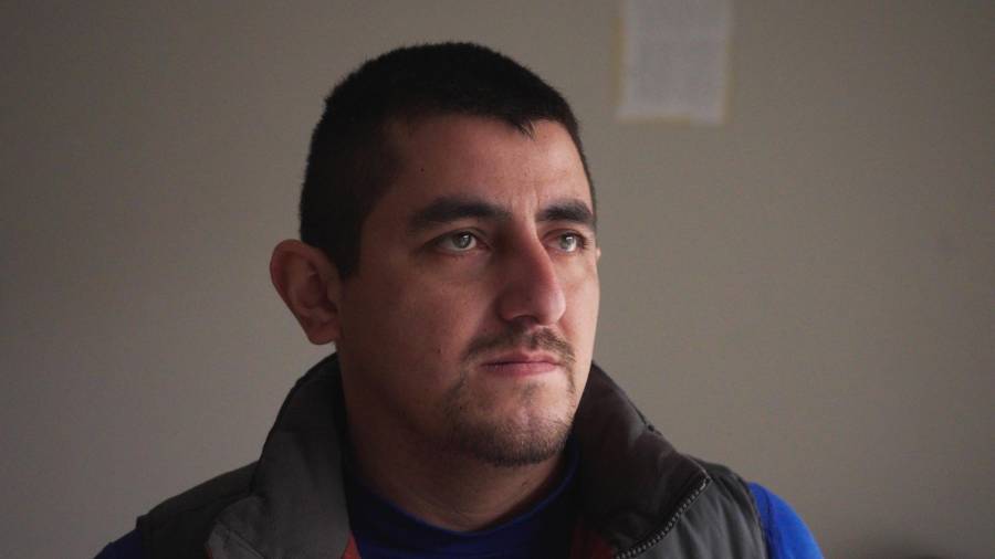 Alberto Castañeda Mondragón posa para un retrato en un apartamento el miércoles 4 de febrero de 2026 en St. Paul, Minnesota. ndragón poses for a portrait at an apartment Wednesday, Feb. 4, 2026, in St. Paul, Minn. (AP Photo/Mark Vancleave)