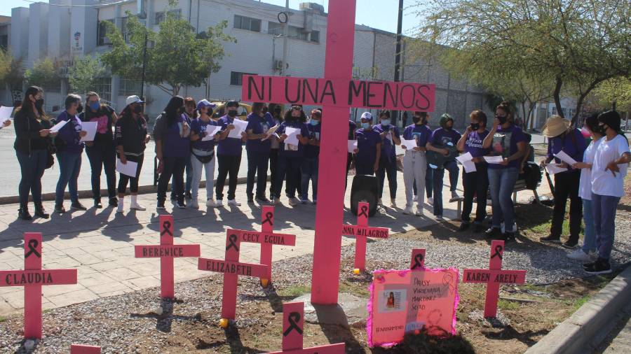 Integrantes del colectivo Mujeres que Luchan por Mujeres exigen celeridad en el mecanismo de Alerta de Género.