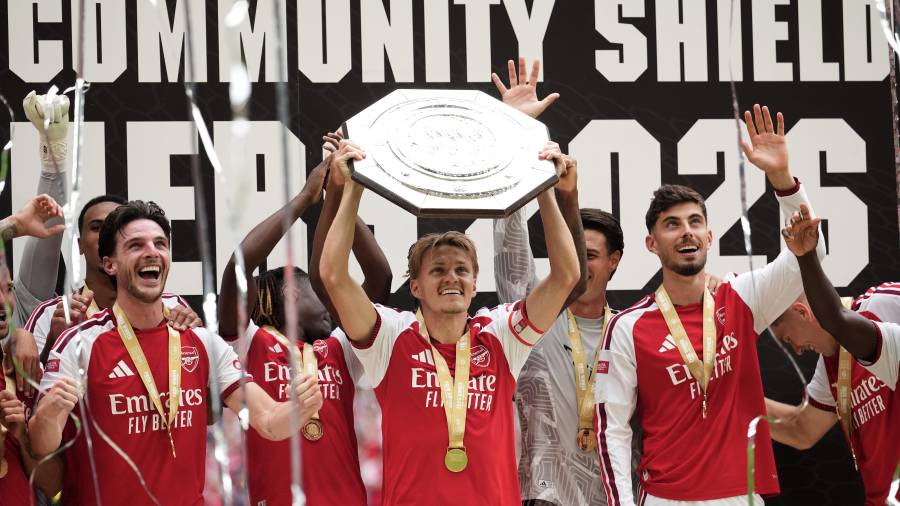 Arsenal levantó su Community Shield número 18 tras superar con autoridad al Manchester City en el Principality Stadium.