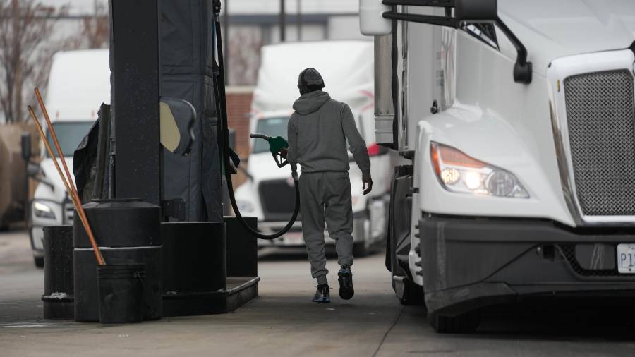 Según la Asociación Americana del Automóvil (AAA), se trata de la mayor subida en más de tres años.