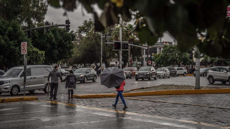 El SMN alertó por lluvias intensas, rachas de viento y contrastes térmicos este sábado 13 de diciembre de 2025, debido al frente frío 21 y canales de baja presión en varias regiones del país