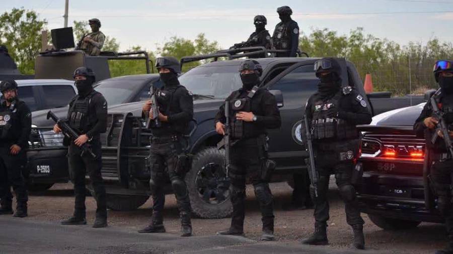 Elementos de seguridad mantienen vigilancia reforzada en los límites de Coahuila y Nuevo León tras el enfrentamiento donde murió el policía estatal Mauro Flores.