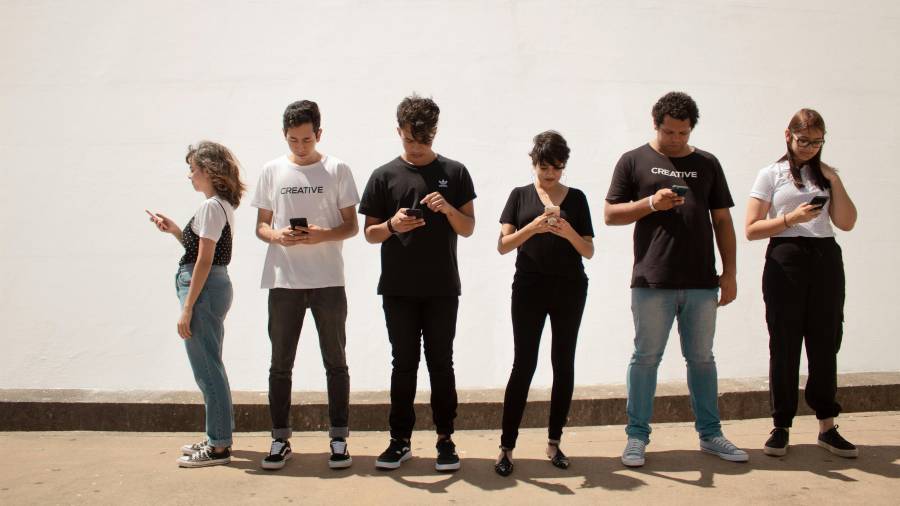 43.2% de los encuestados considera que lo que aprende en la escuela no le interesa.