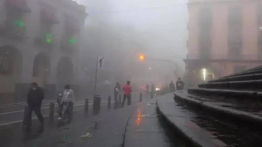 Se esperan fuertes lluvias, temperaturas bajo cero, vientos de hasta 80 km/h y oleaje de más de 2 metros, según el SMN.