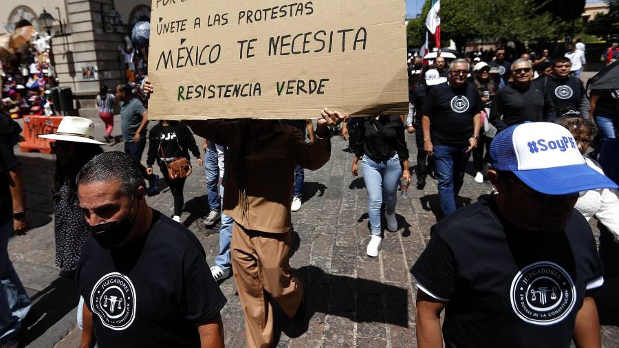 Denuncian omisión de Néstor Vargas Solano, titular del Órgano de Administración Judicial, en cumplir con la obligación de pago.