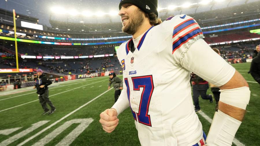 Josh Allen lideró la remontada de los Bills de Buffalo ante los Patriots de Nueva Inglaterra en un duelo clave por el liderato de la AFC Este.