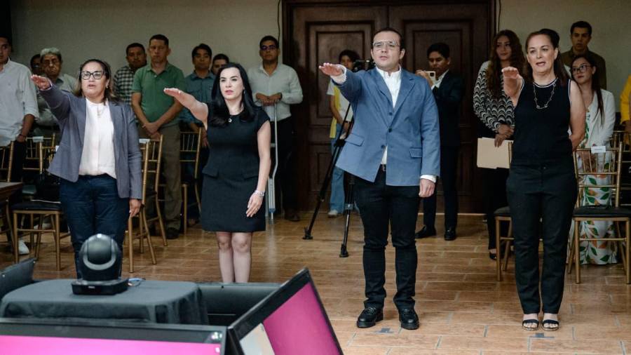 El Cabildo de Saltillo tomó protesta a nuevos integrantes del Ayuntamiento.