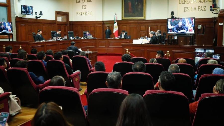 La Suprema Corte invalidó los cobros que Nava pretendía aplicar a pozos de hidrocarburos y plantas de generación eléctrica, al establecer que la regulación y tributación de estos sectores corresponde únicamente a la Federación.