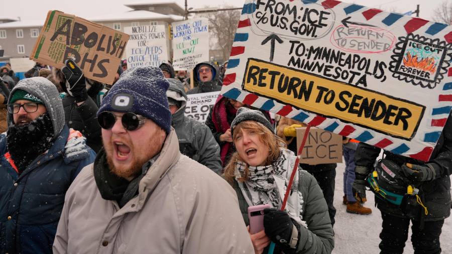 El mandatario amenazó que ‘si se ve obligado’ aplicará uno de los poderes de emergencia más poderosos que le permite desplegar al Ejército para reprimir episodios de desorden civil. FOTO: