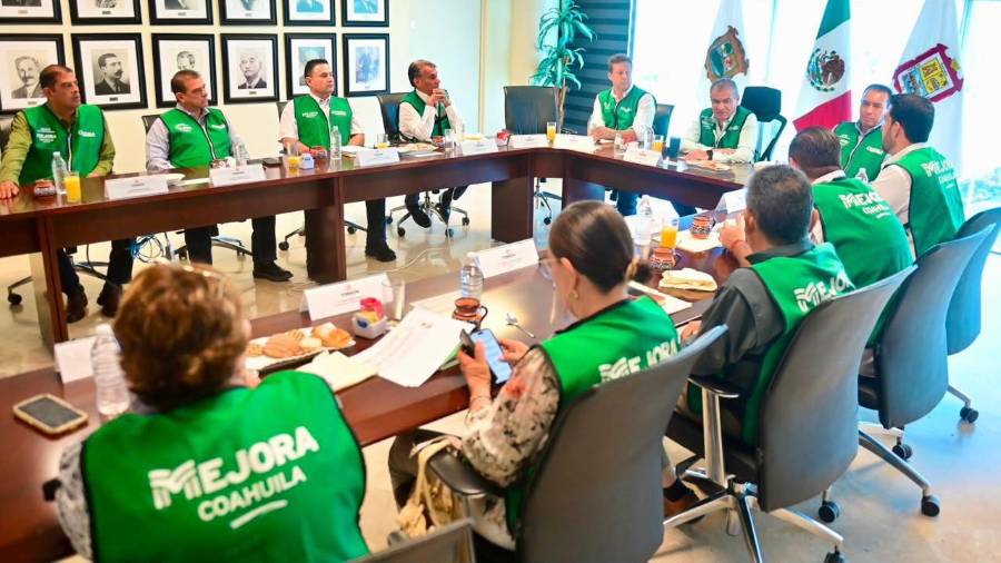 Directores municipales y representantes de Mejora Coahuila revisaron los compromisos pendientes en distintos sectores de Torreón.