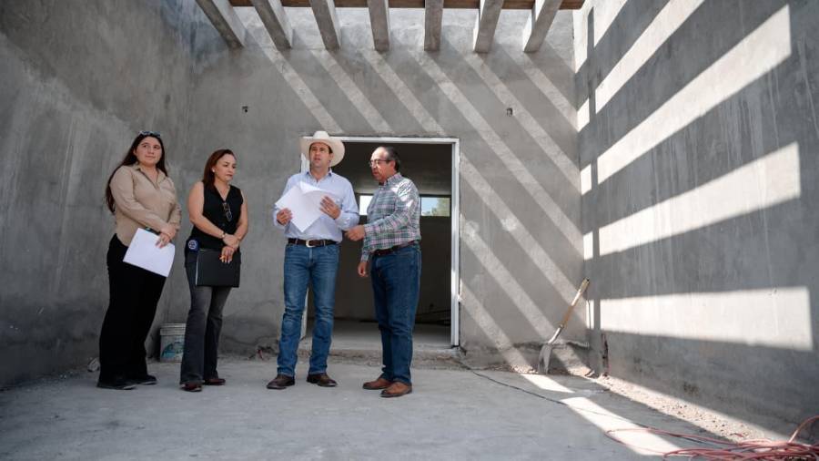 El alcalde Javier Díaz González supervisó los trabajos.