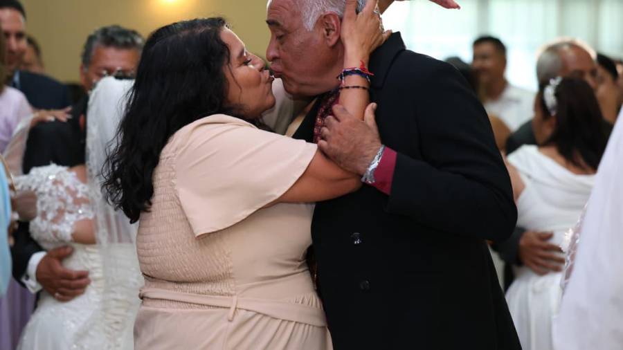 Bodas Comunitarias Saltillo 2026: formalizan su unión 51 parejas en emotiva ceremonia
