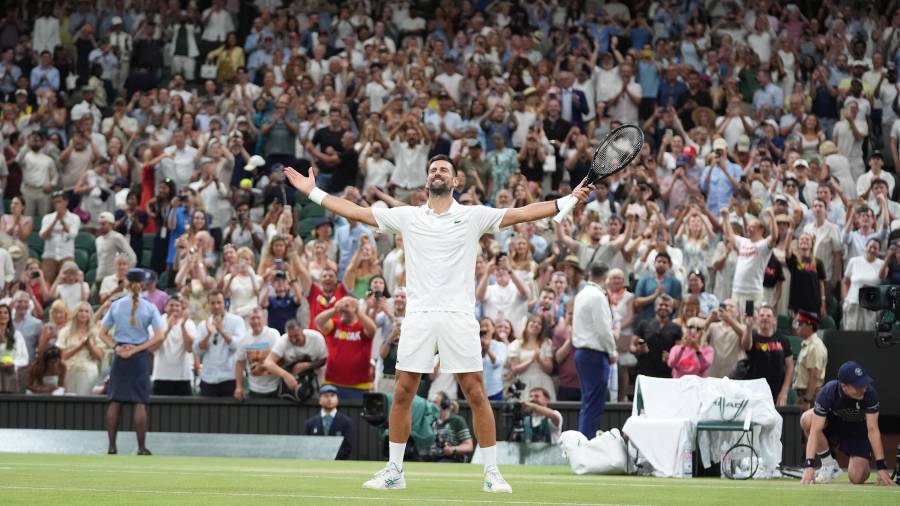 El serbio logró su octava semifinal consecutiva en Wimbledon, una marca inédita en la historia del torneo.