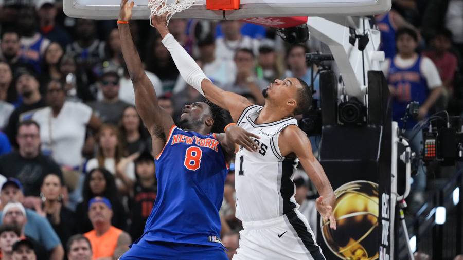 Un error de Victor Wembanyama en los segundos finales dejó a San Antonio contra las cuerdas antes de viajar a Nueva York.