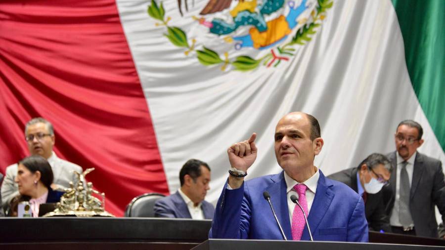 El legislador alerta que nueva ley afecta a campesinos y pequeños productores.