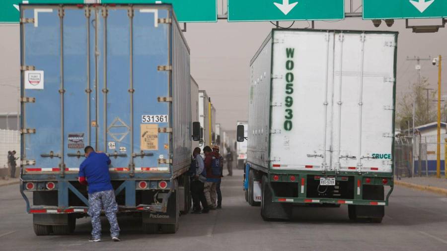 México contabilizó un superávit comercial récord con el vecino país por 128 mil 890 millones de dólares en siete meses de este año