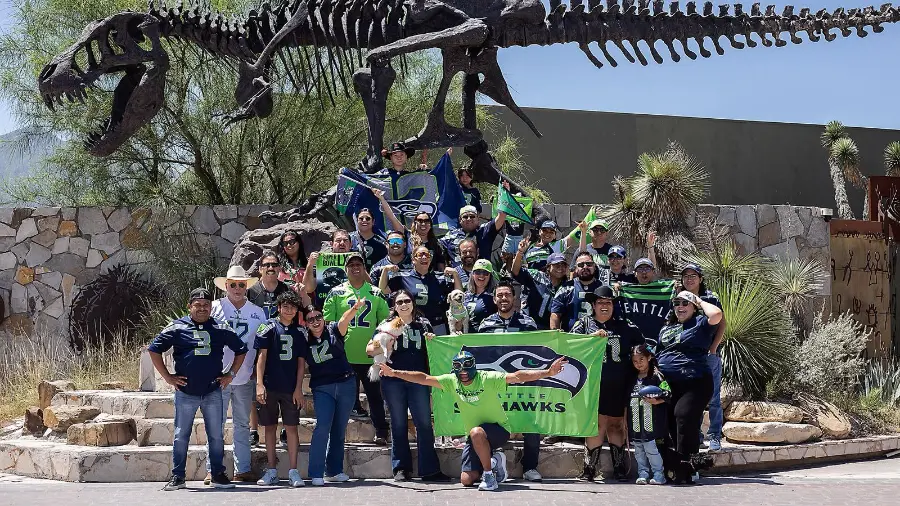 Alrededor de 30 aficionados de los Seahawks participaron en la fotografía anual realizada en Saltillo el pasado 16 de agosto.
