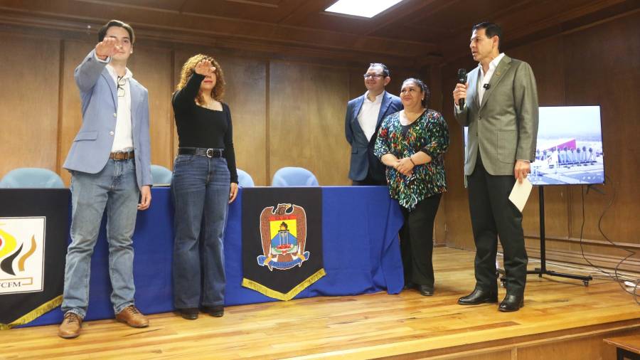 El rector Octavio Pimentel Martínez tomó protesta a las nuevas dirigencias estudiantiles de la FCFM para el periodo 2026-2027.