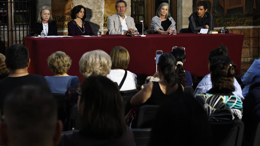 Dialogan sobre la literatura del norte de México en el CECUVAR