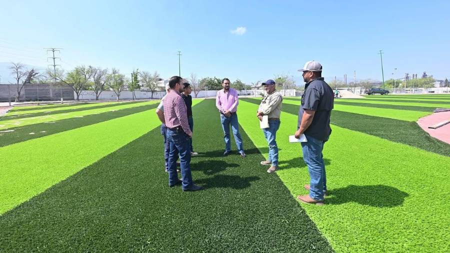 El alcalde Carlos Villarreal supervisó personalmente los avances en la rehabilitación del Campo Pericos, una obra que forma parte del Plan de Inversión 2026.