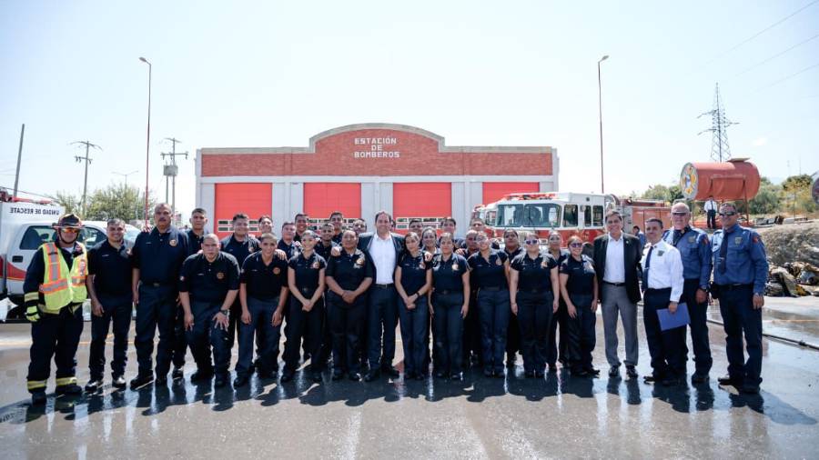 Los graduados se incorporarán a las labores de prevención y atención de emergencias en apoyo a la población.