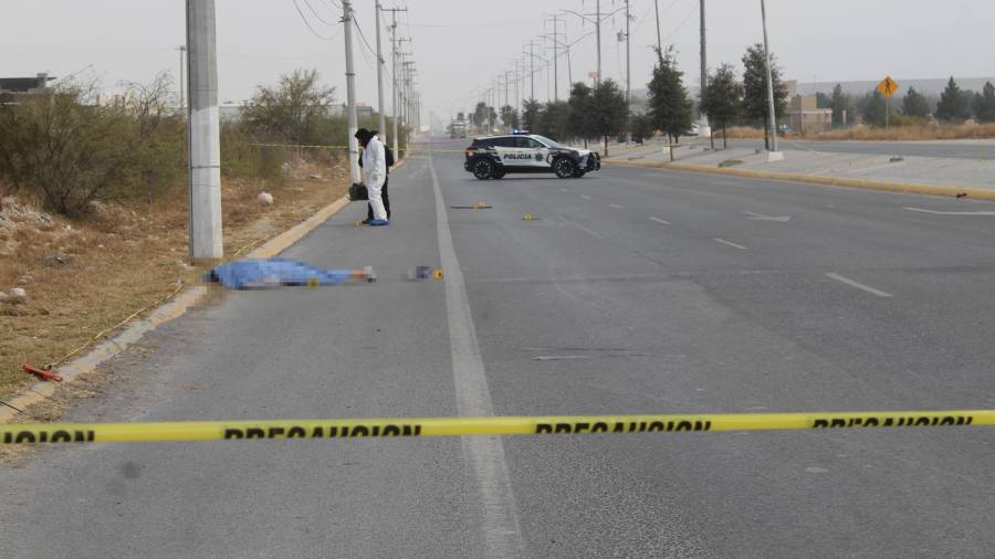 La ciclovía quedó acordonada mientras autoridades recababan evidencia del atropellamiento.
