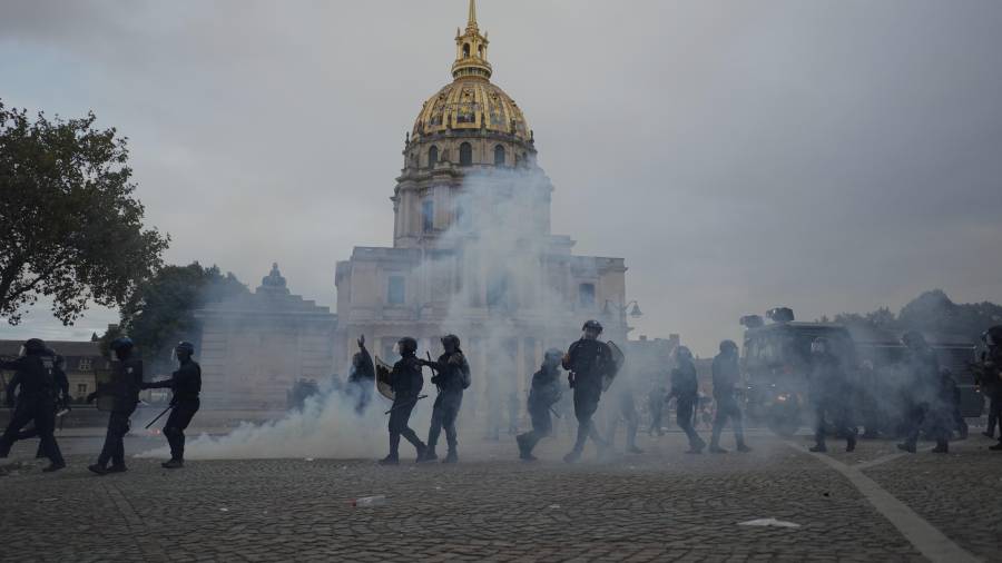 No solo es Francia. El centro político de Europa se desmorona