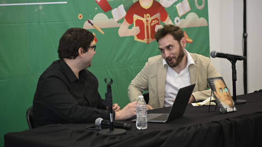 Charlan sobre periodismo cultural en la FIL Coahuila