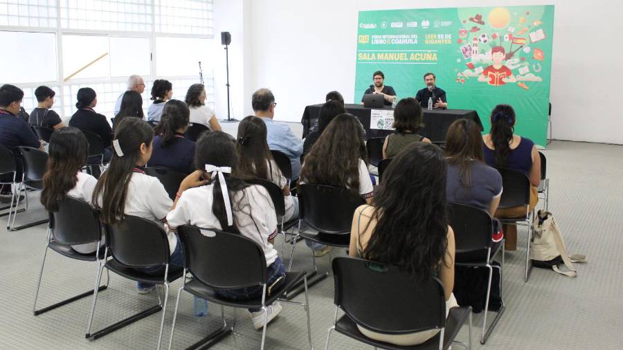 La literatura, el arte y el futbol se unen en un diálogo en la FIL Coahuila