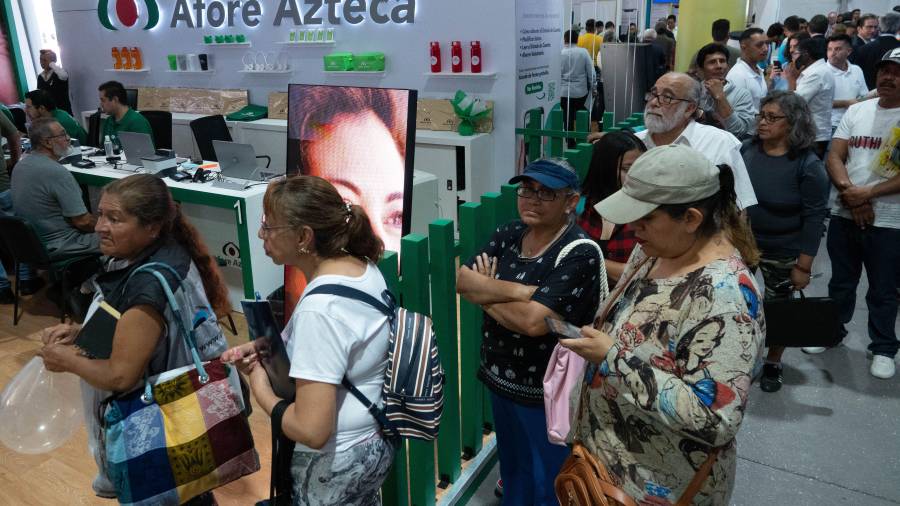 Millones de trabajadores en México desconocen que tienen una cuenta de Afore o no saben en qué administradora se encuentra.
