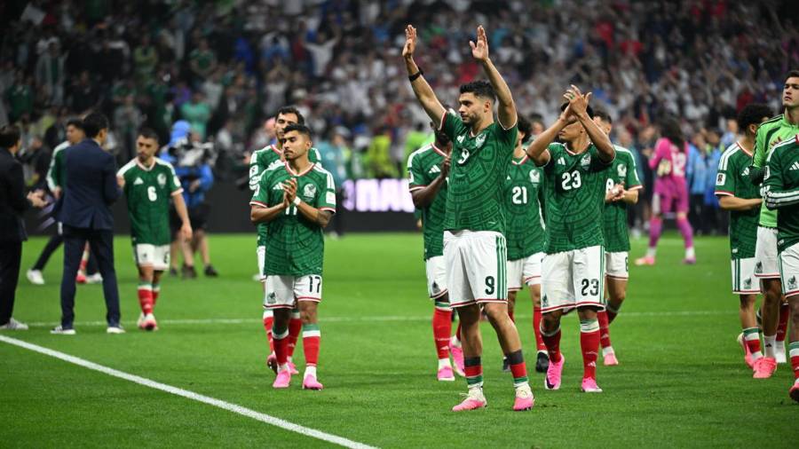 Gilberto Mora y Raúl Jiménez acompañaron a Julián Quiñones entre los futbolistas mejor valorados por los aficionados.