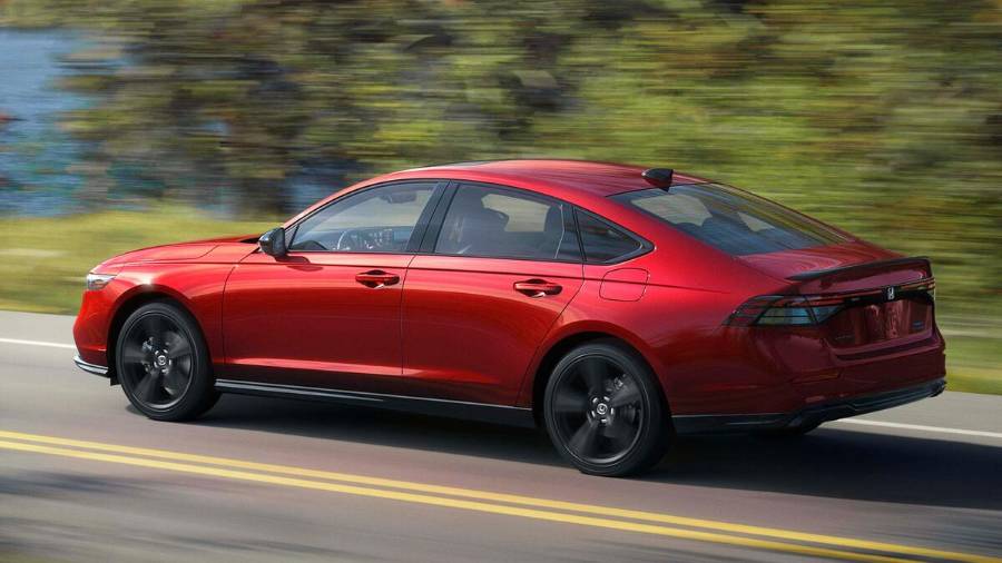 Todas las versiones del Accord 2026 incluyen pantalla táctil con Apple CarPlay y Android Auto inalámbricos.